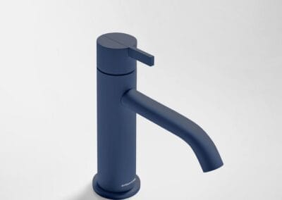 Cresan | 06 al showroom 2023 10 19 essentia laccato bianco 03 rana blu 1698247013399