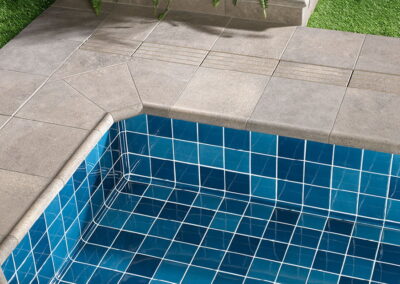 Detalle Indigo Pool Porc Grey Rocks Natucer